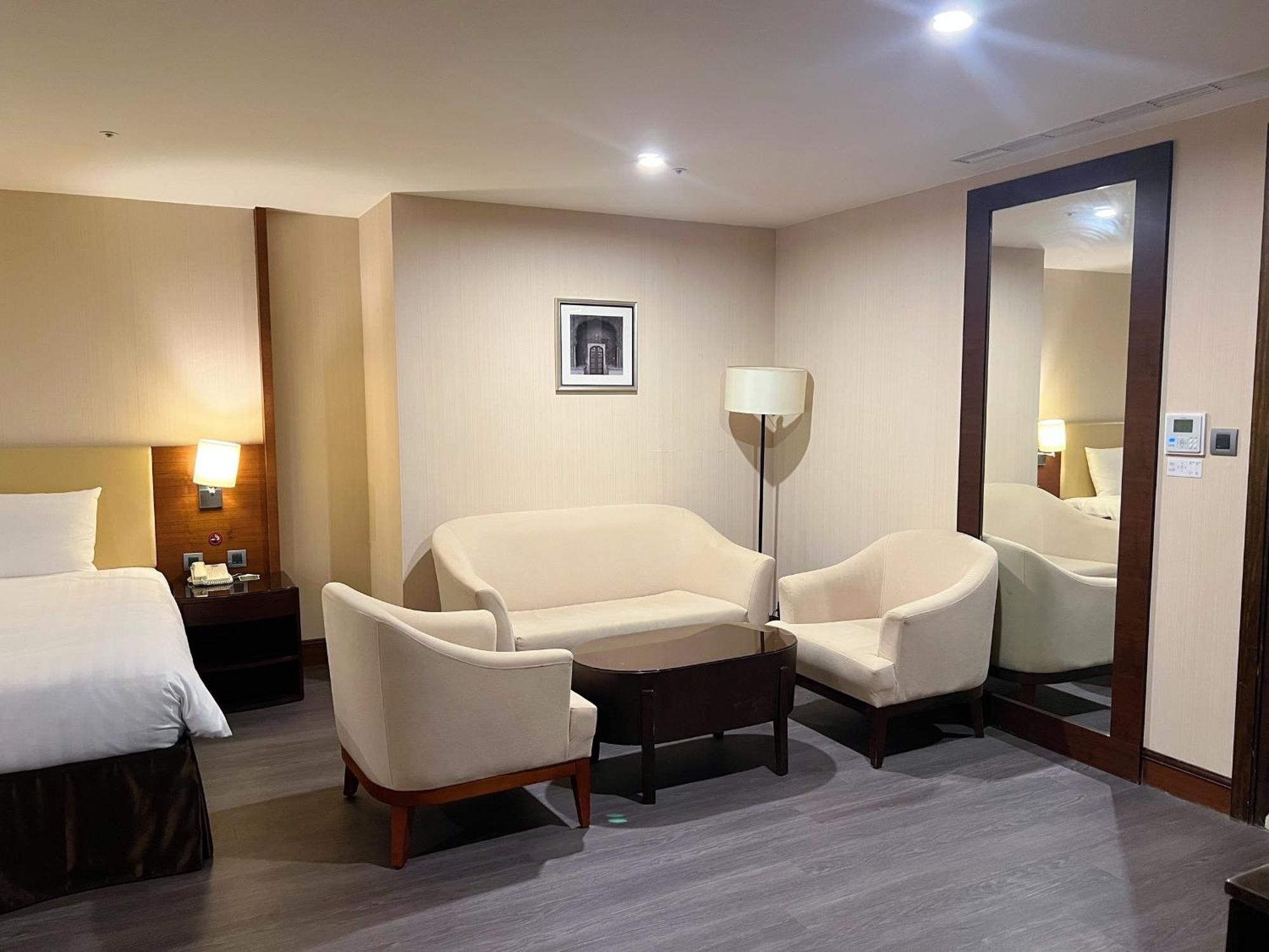 Hu House - Taipei Hotel Exterior photo